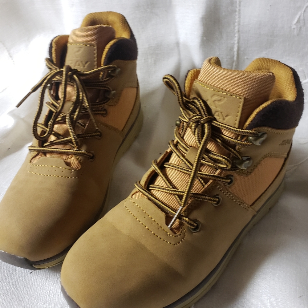 XRAY brand leather ankle boots
